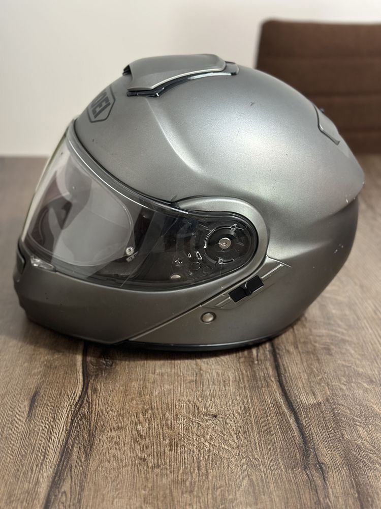 SHOEI Neotec 1 cinza mate usado