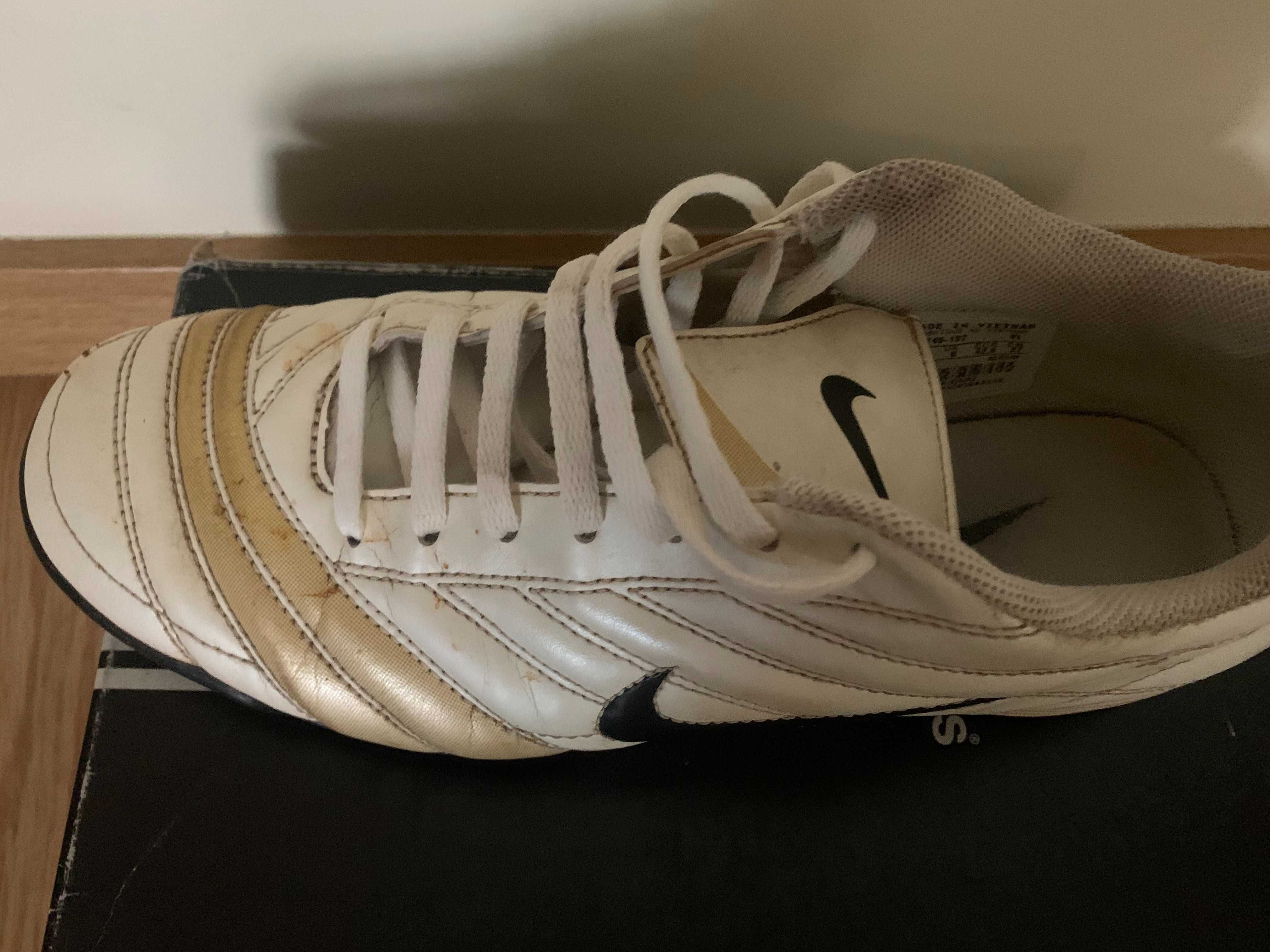 Chuteiras NIKE 42