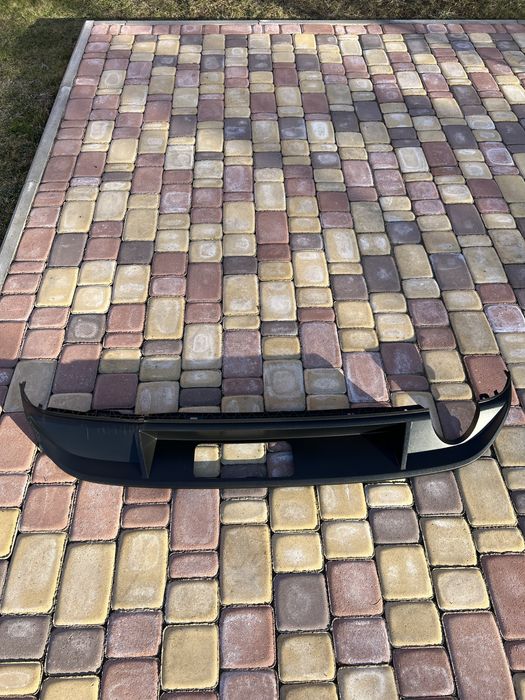 Задній бампер, накладка, диффузор VW Golf 7