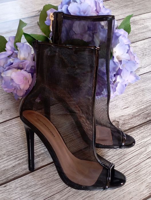 Czarne sexy botki z siateczki Prima Moda 38