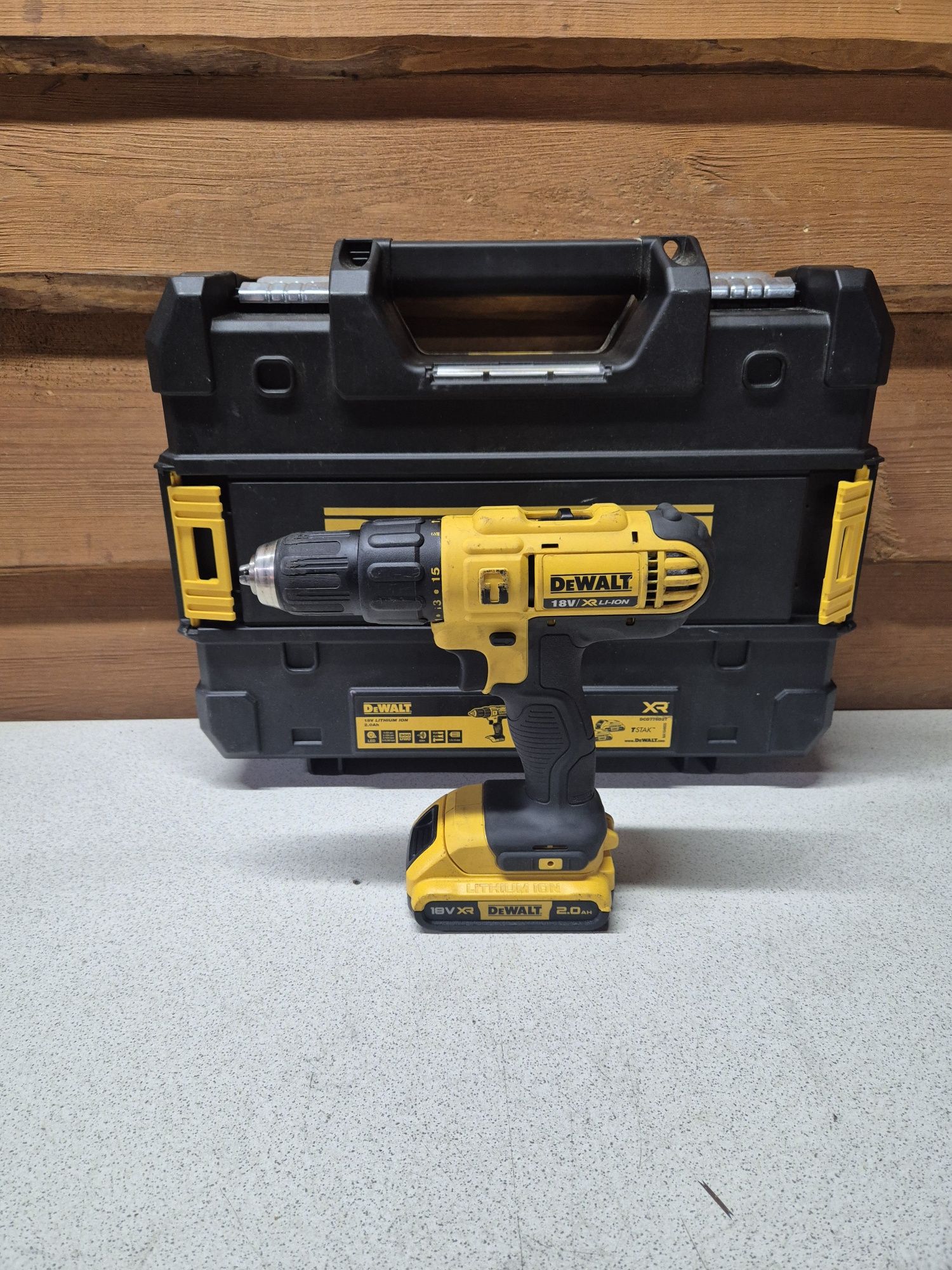 DeWalt Wkrętarka Udarowa +Aku+ Walizka