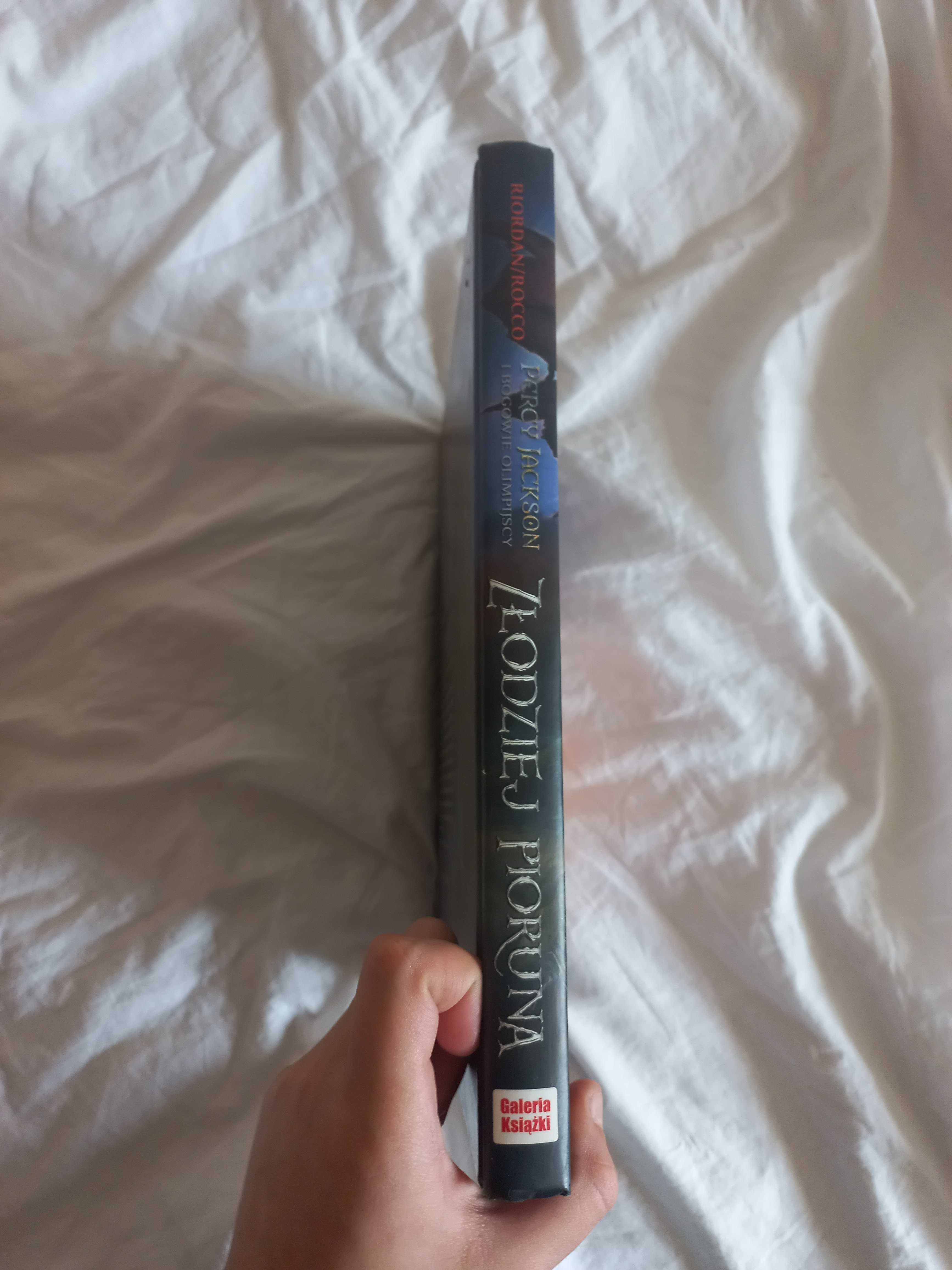 Percy Jackson i złodziej pioruna- wydanie ilustrowanie