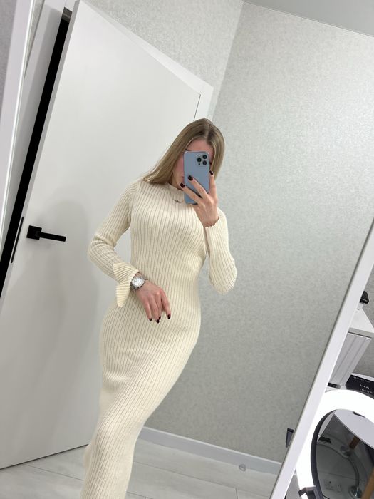 Сукня H/m коричнева в рубчик сукня максі  трикотажне плаття