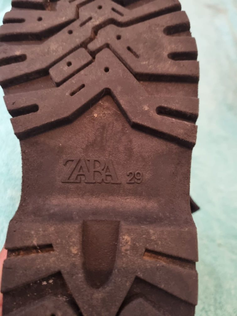Botas Zara Criança  N29 em bom estado