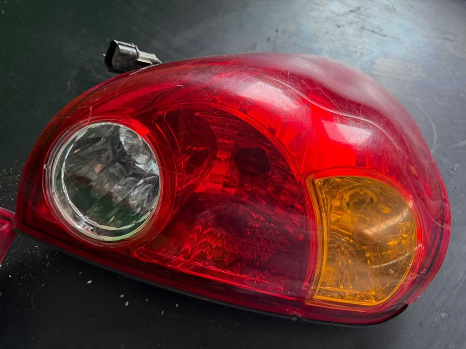 Farolins traseiros - Mitsubishi L200