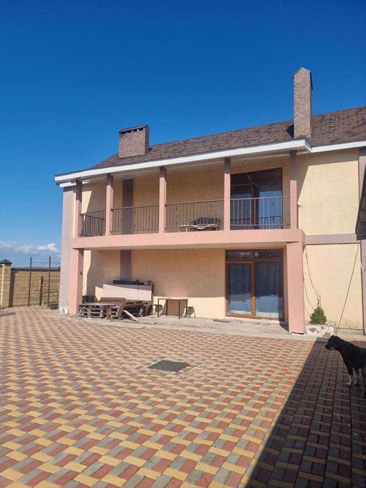 Срочно! Продам дом в Светлом 209 кв.м. 6 соток