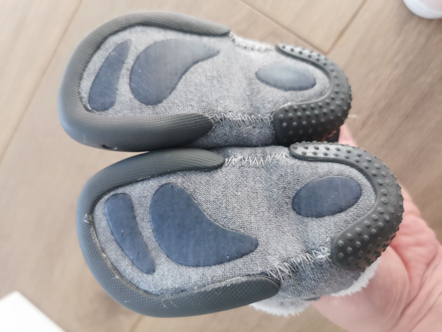 Kapcie dziecięce Decathlon r. 20