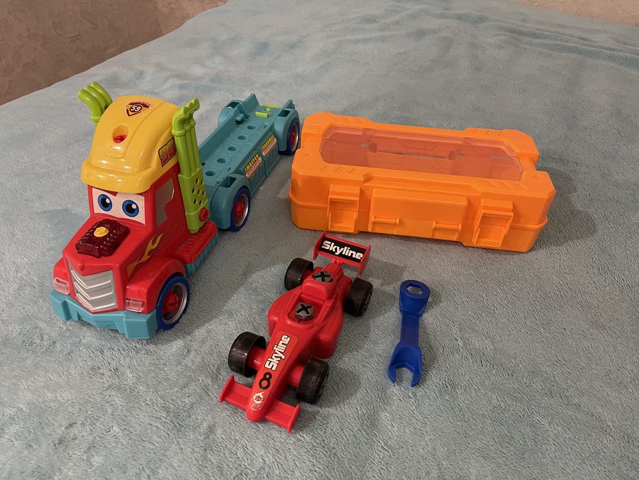 Машина-крутилка. Машинка развивающая. Машинка- конструктор