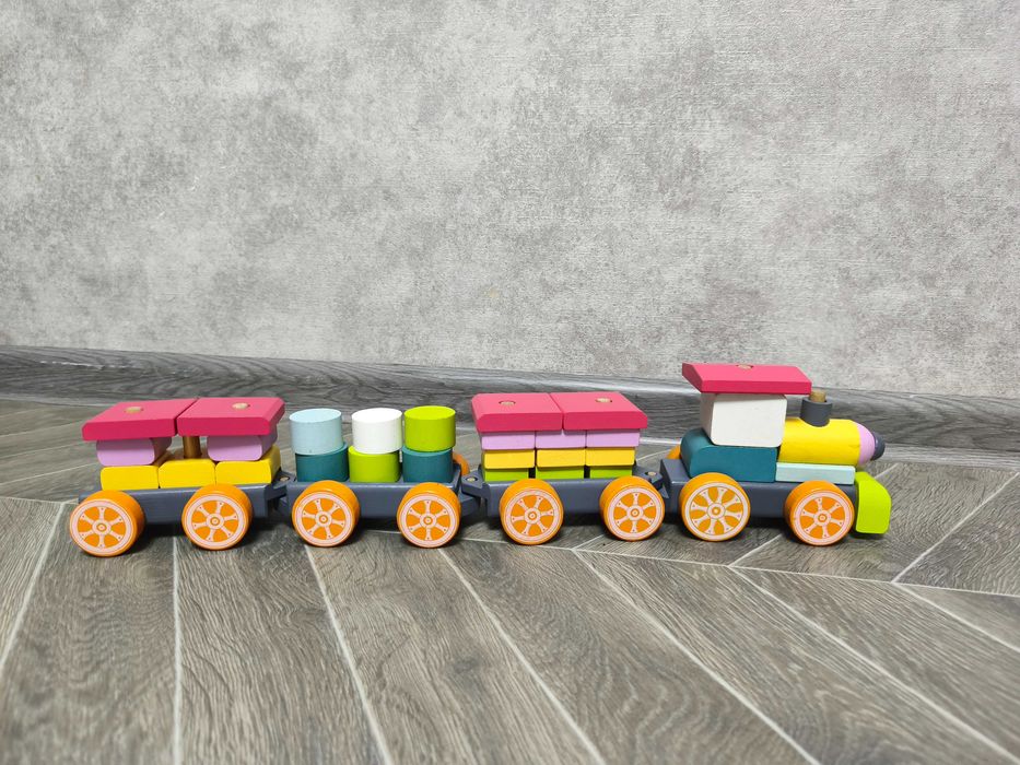 Іграшка потяг дерев'яний сортер