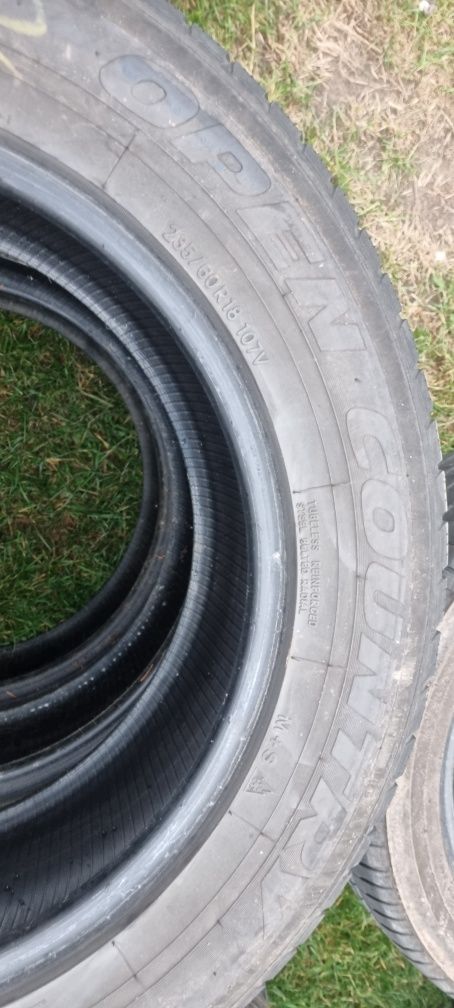 Opony zimowe Toyo 235/60R18 107V