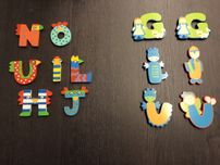 Letras decorativas infantis em madeira pintada - Imaginarium