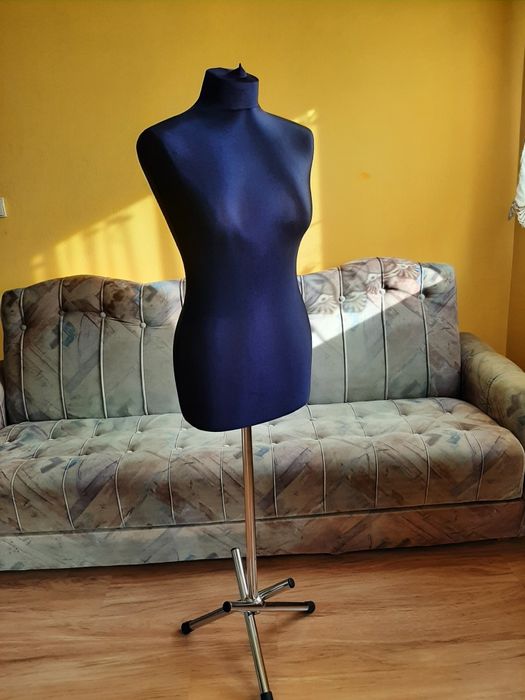 Manekin do przymiarki, wieszak.