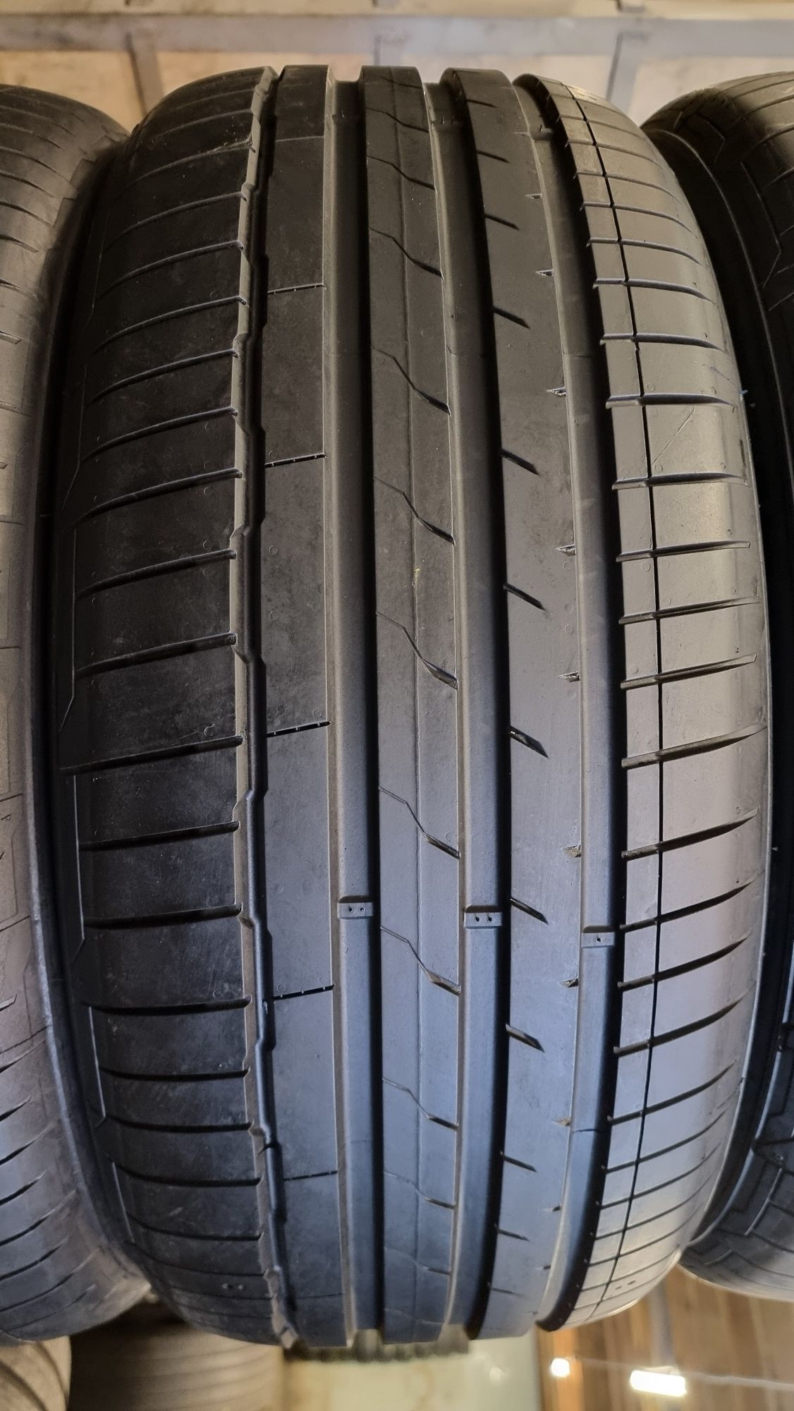Шини літні 255х50хR19 Hankook Ventus S1 Evo3 / 90- 95% Протектор