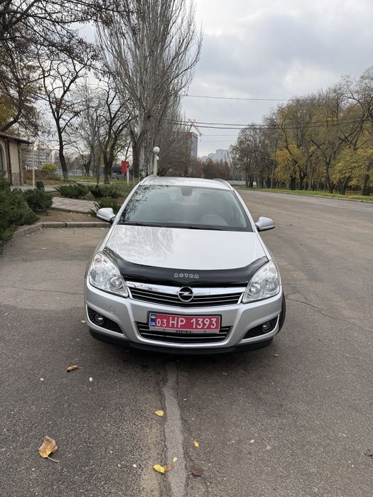 Продам Opel Astra H 2010