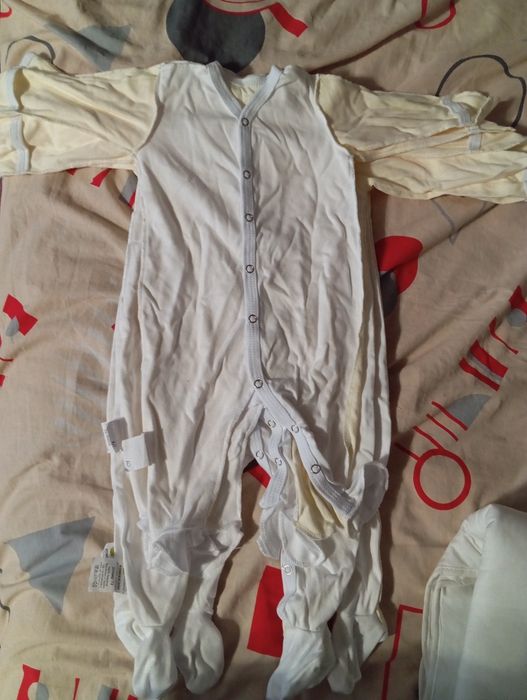 Дитячі речі та матрас