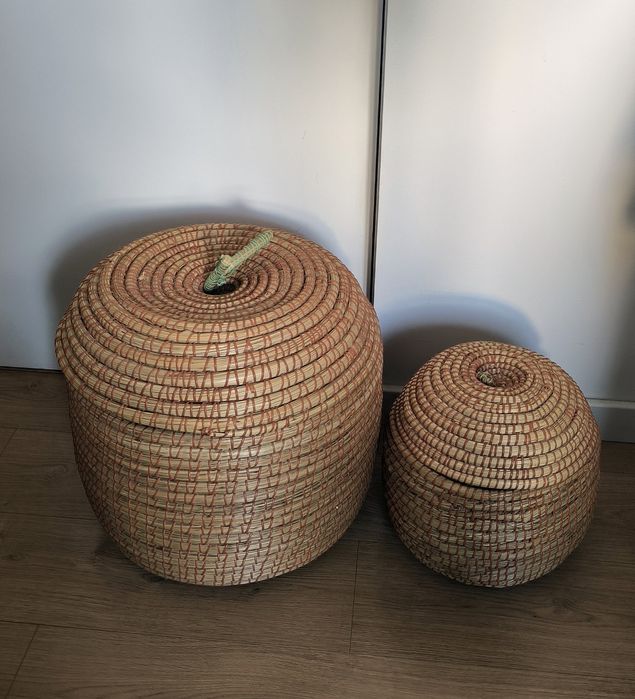 Zestaw ozdobnych koszy do przechowywania w kształcie pomarańczy