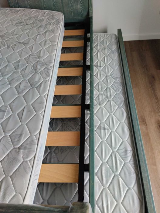 Cama Solteiro em Madeira maciça com gavetão