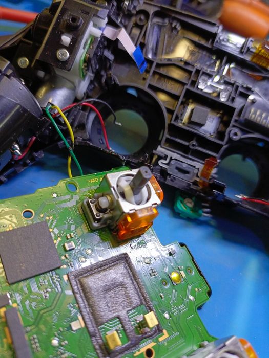 Profesjonalne czyszczenie i serwis konsoli PlayStation  i Xbox