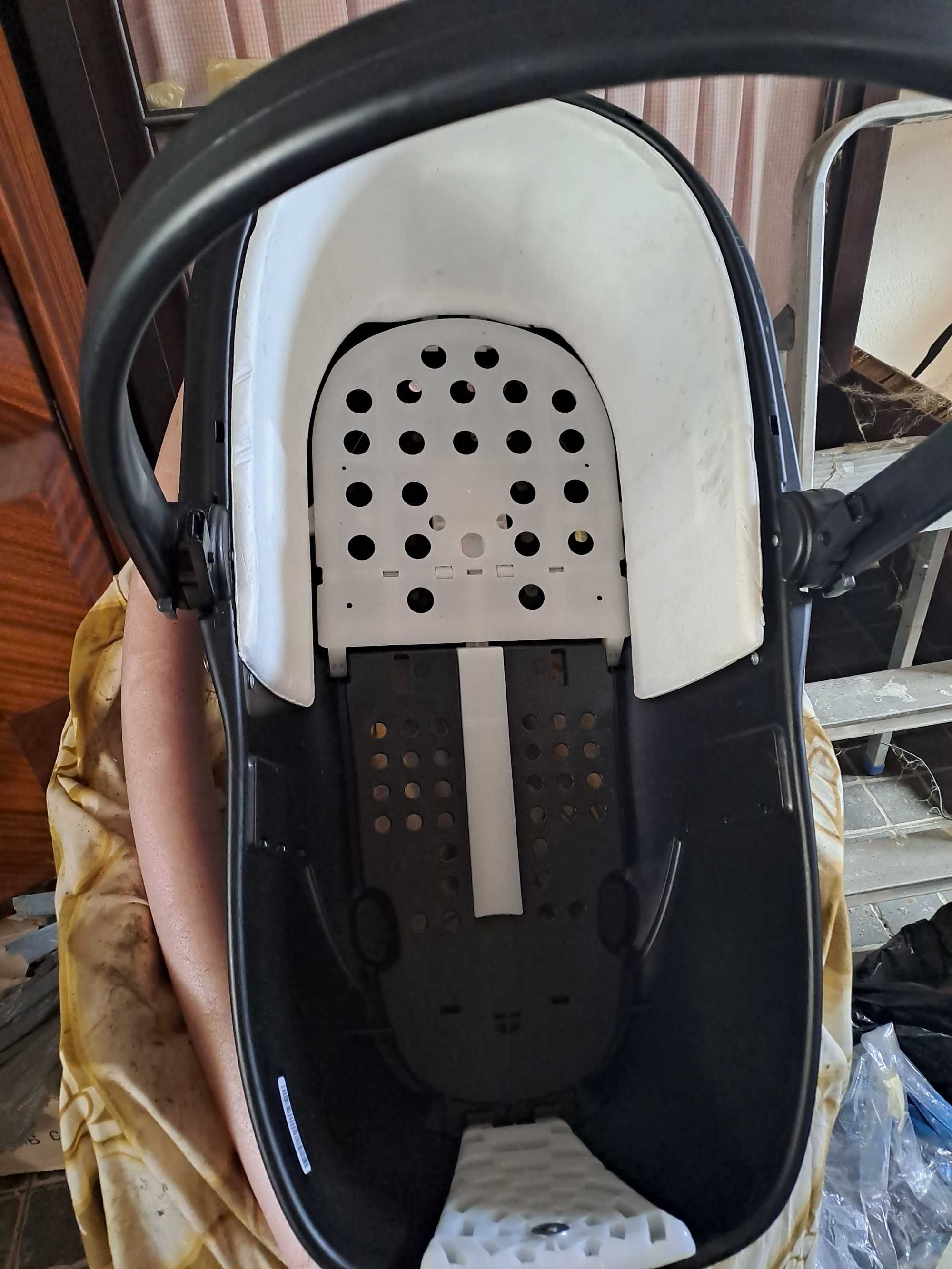 Carrinho chicco, alcofa e cadeira auto com isofix