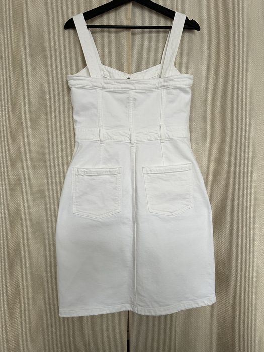 Sukienka na szelkach