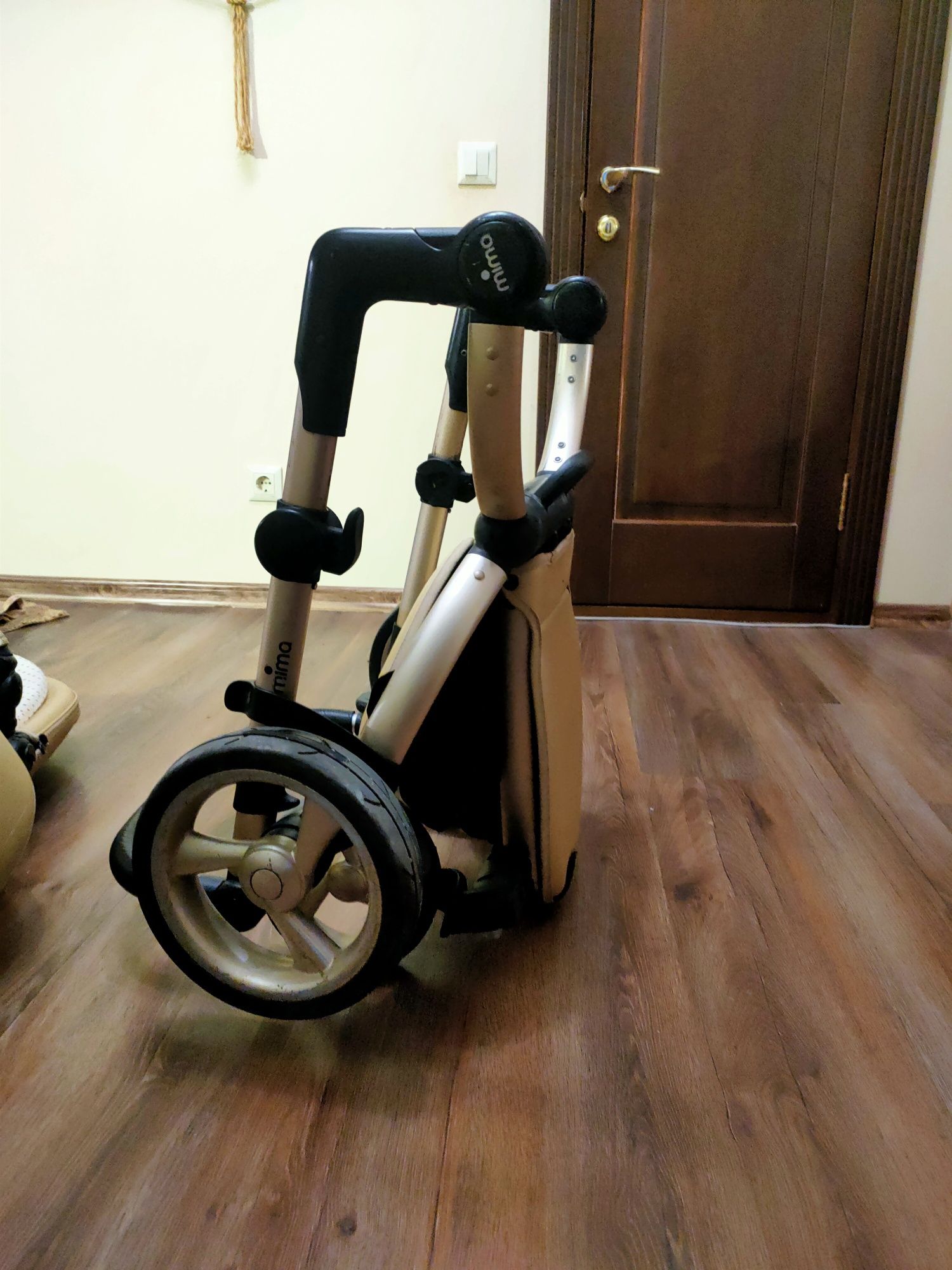 Продам коляску Mima xari