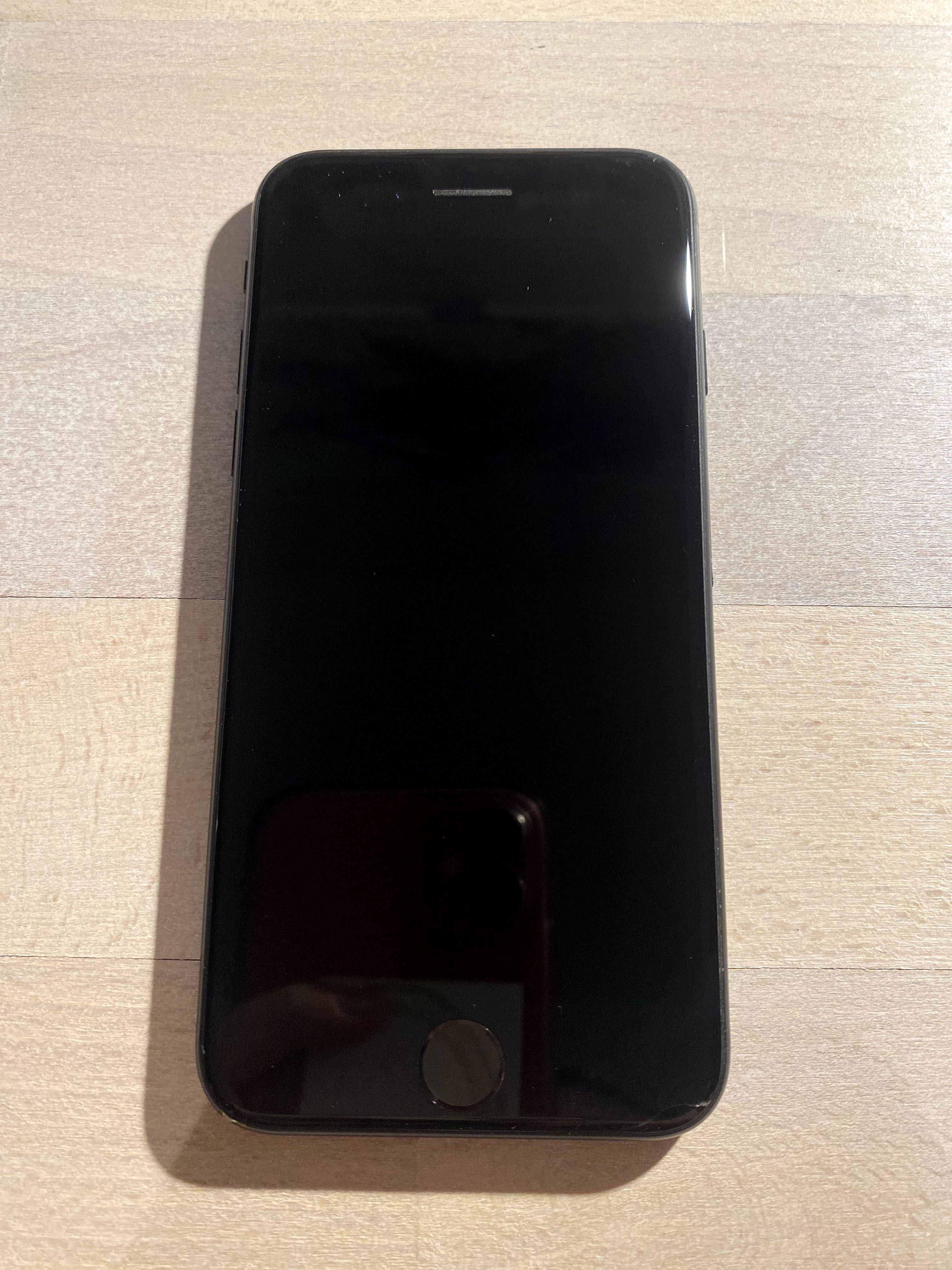 iPhone SE 2020 64 GB A2296