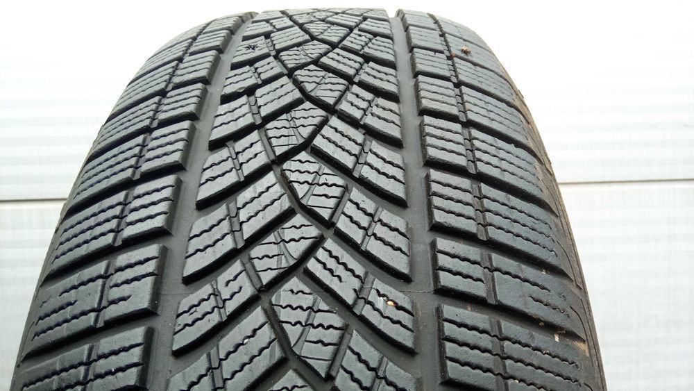 1x Opona zimowa 255/55/19 GOOD-YEAR U.G.P gen1 111H SUV AO 2020 7mm!