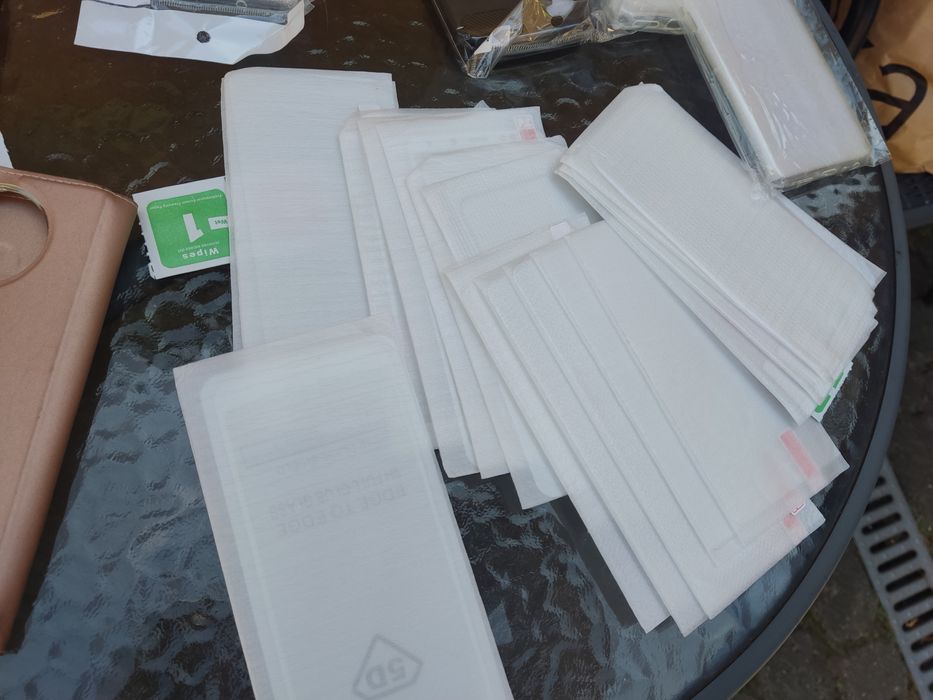 Akcesoria do telefonów większość nowe szybki etui