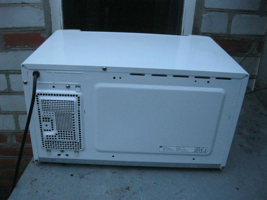 Продам микроволновку Electrolux
