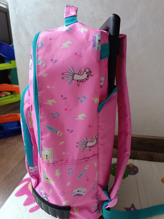 Рюкзак (портфель) на колесах