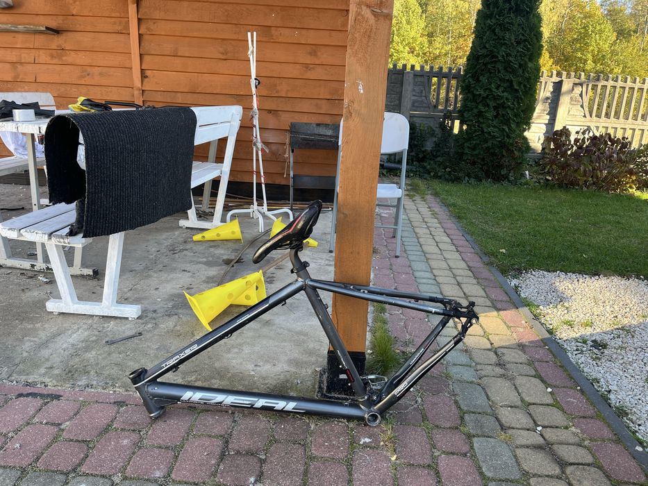 Rama z alminium od roweru ideal