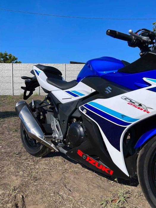Мотоцикл Suzuki GSX250R