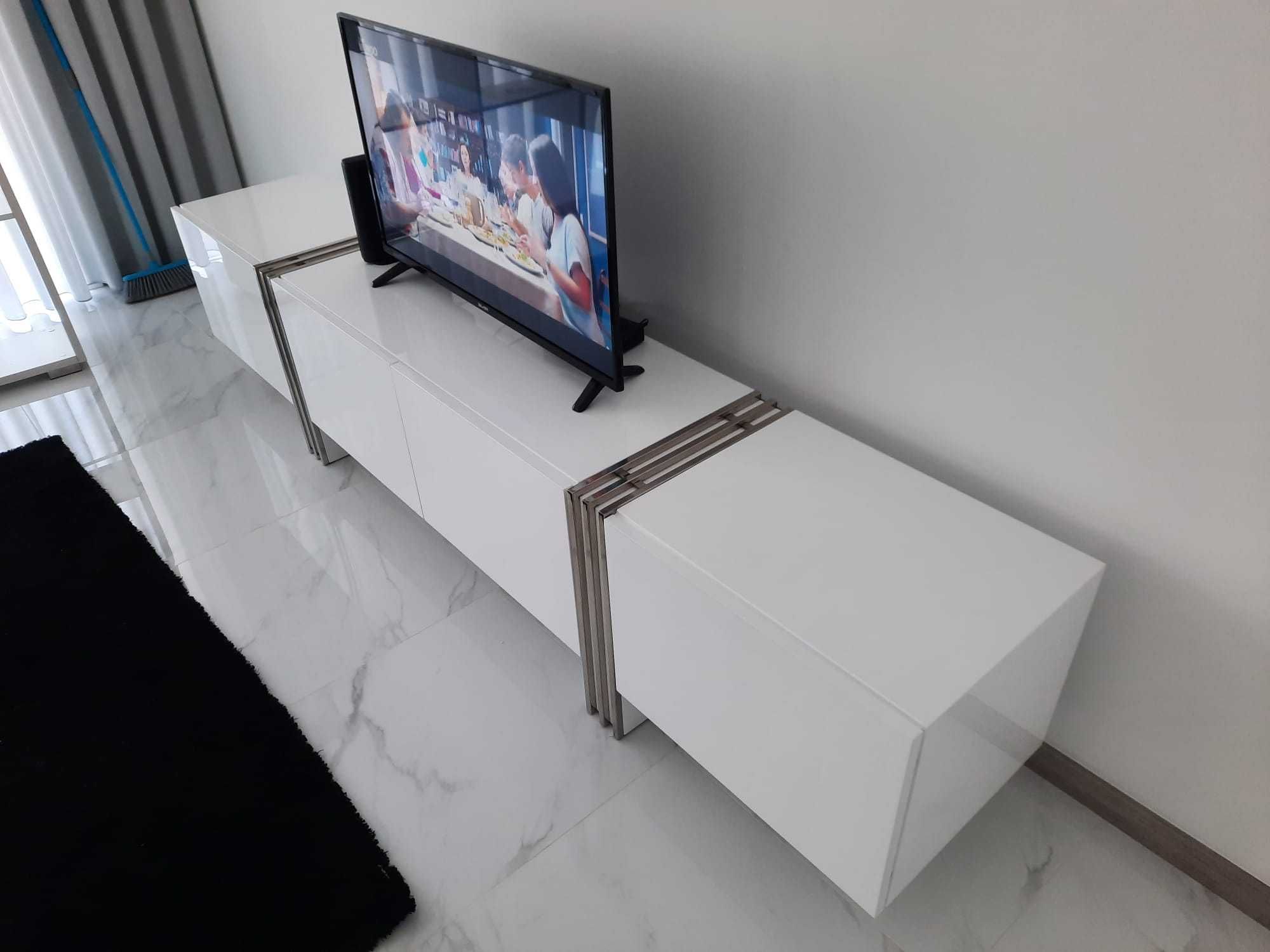 Móvel Tv 4Portas Branco Alto Brilho e Inox Polido