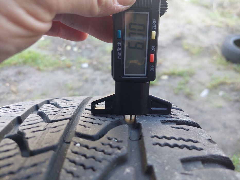 OPONA 215/65R16C GOODYEAR ULTRAGRIP CARGO 2022r 6-6,7mm 2022r (D128)