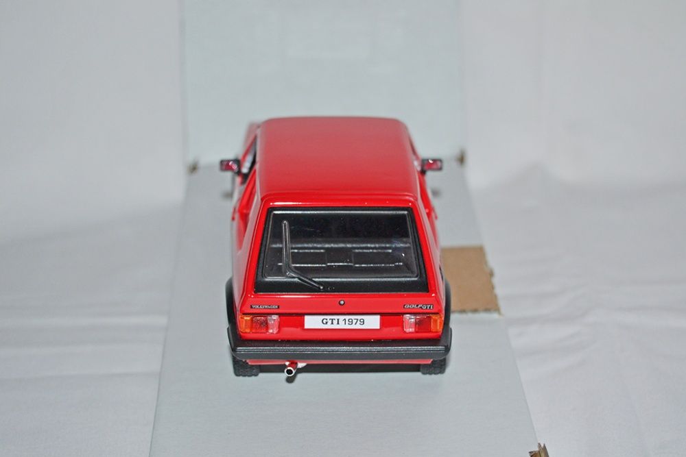 Volkswagen Golf GTi (1979) - Burago 1/24