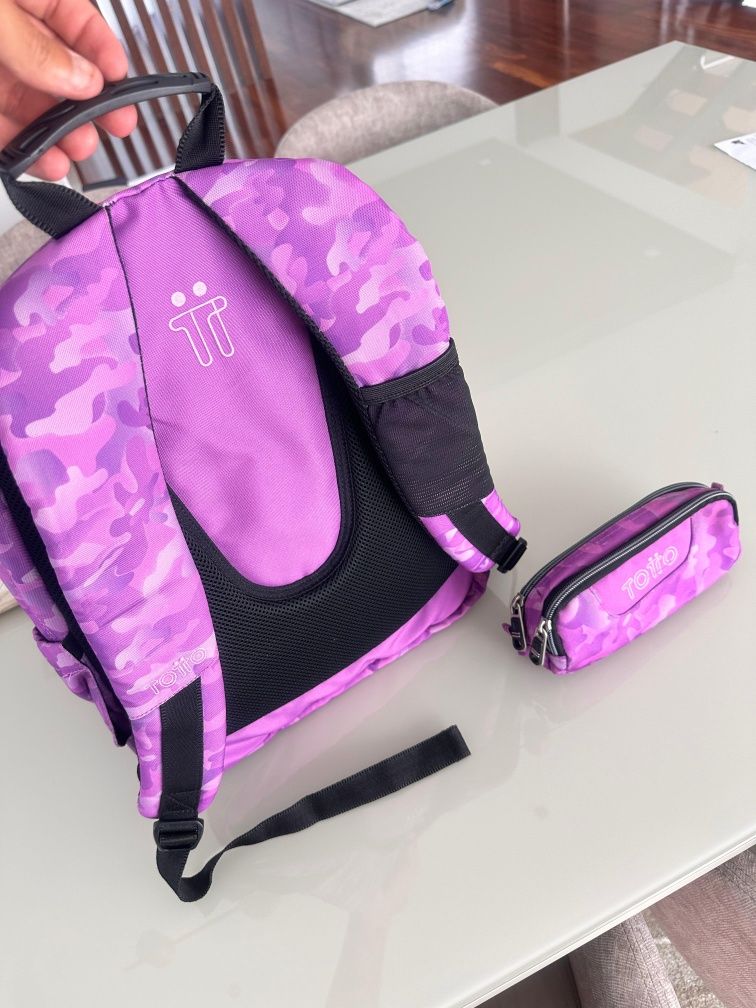 Conjunto mochila e porta-lapis Totto