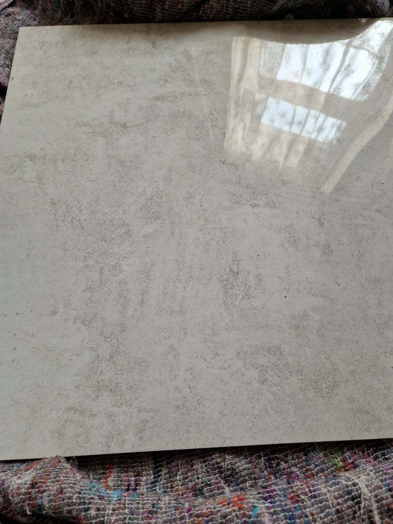 Plytki  60x60 wysoki połysk szare