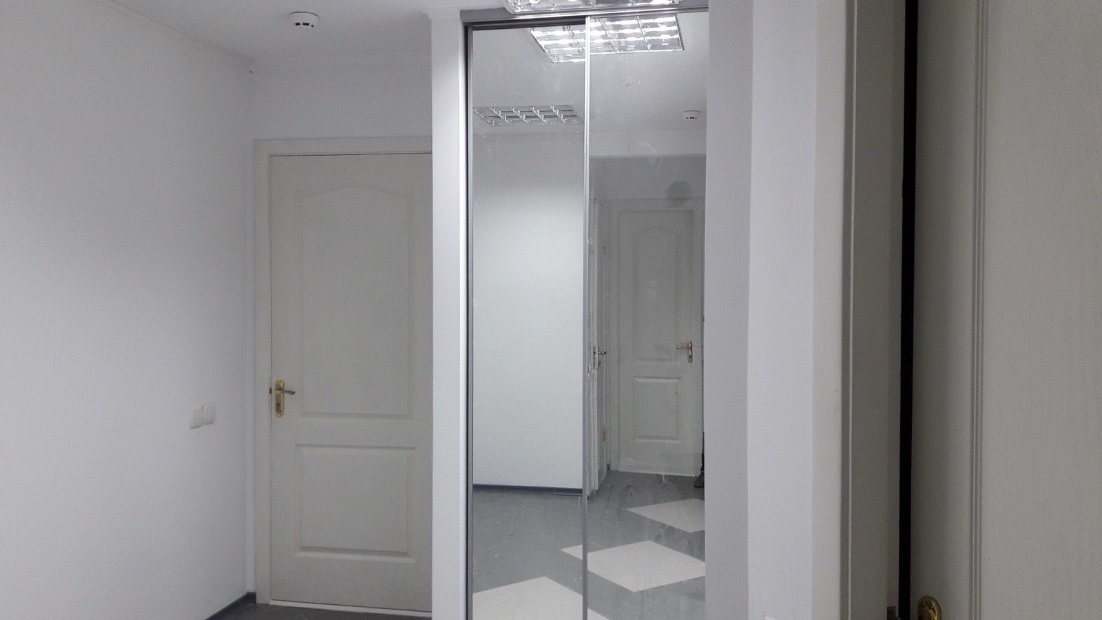 Фасад. Площа S =60 m2. Три кімн. Вишенька
