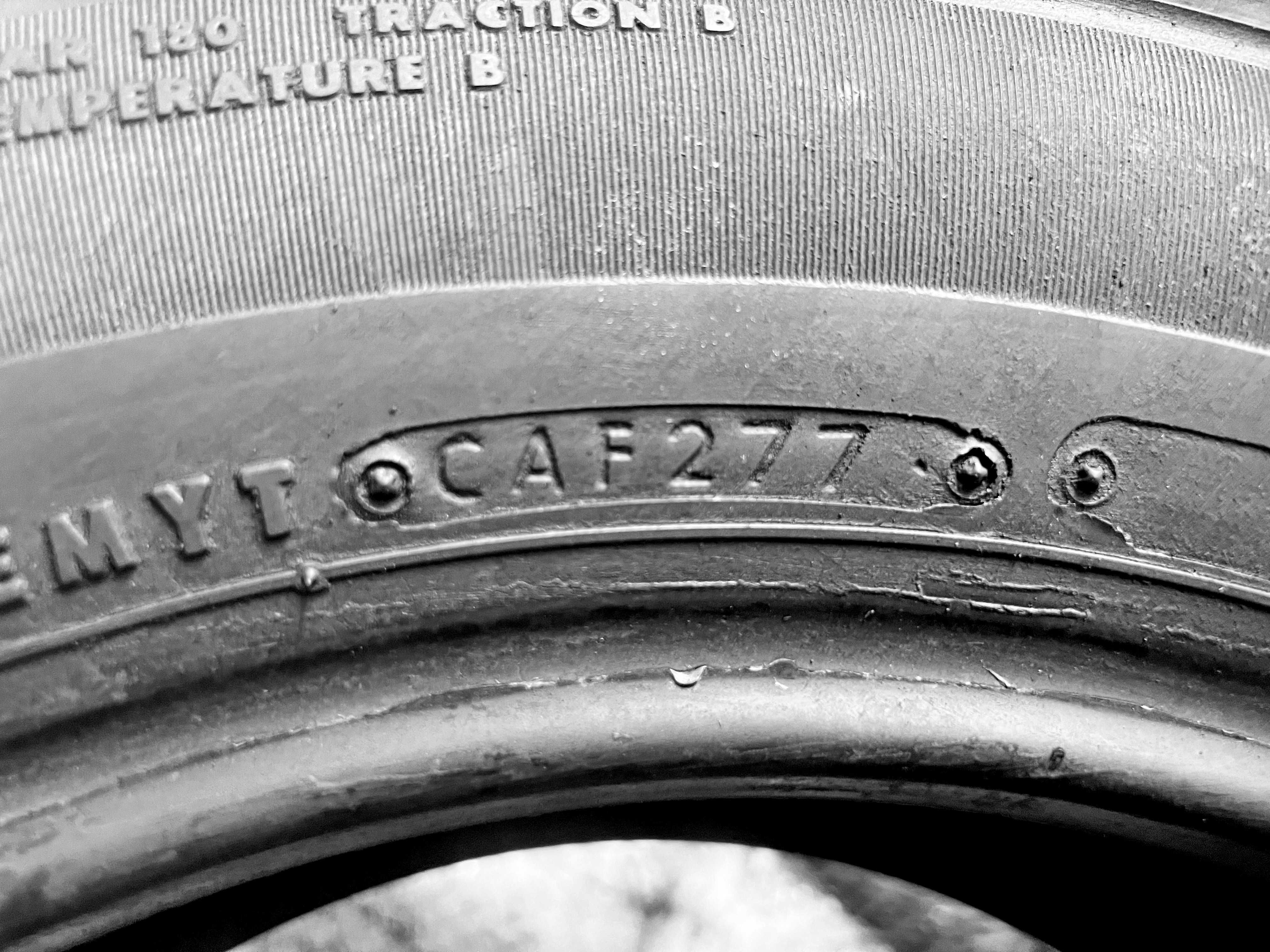 Шини Б/в 205.70.15 компл Bridgestone