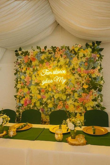 Namioty z pełnym wyposażeniem! Ścianka kwiatowa! Napis LED! Candy Bar!