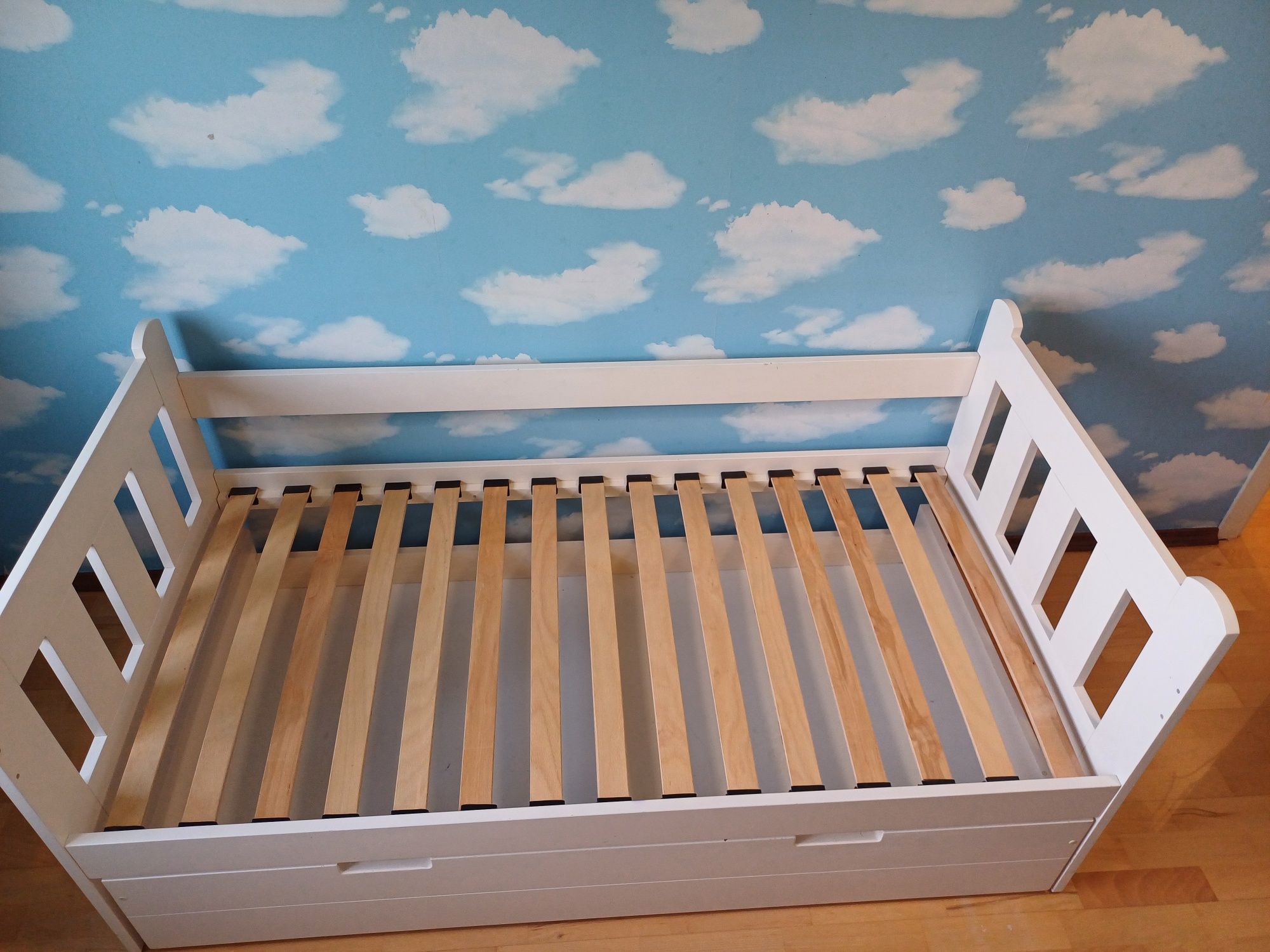 Дитяче дерев'яне ліжко б/в