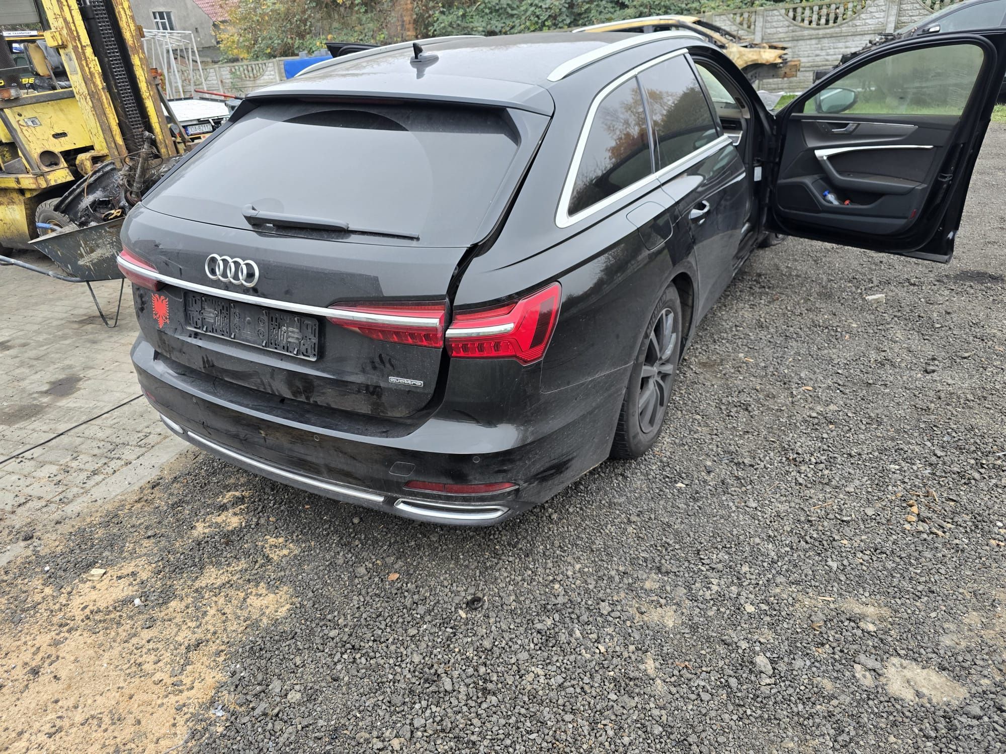 Tył pas tylny klapa dupa z dachem audi a6 c8