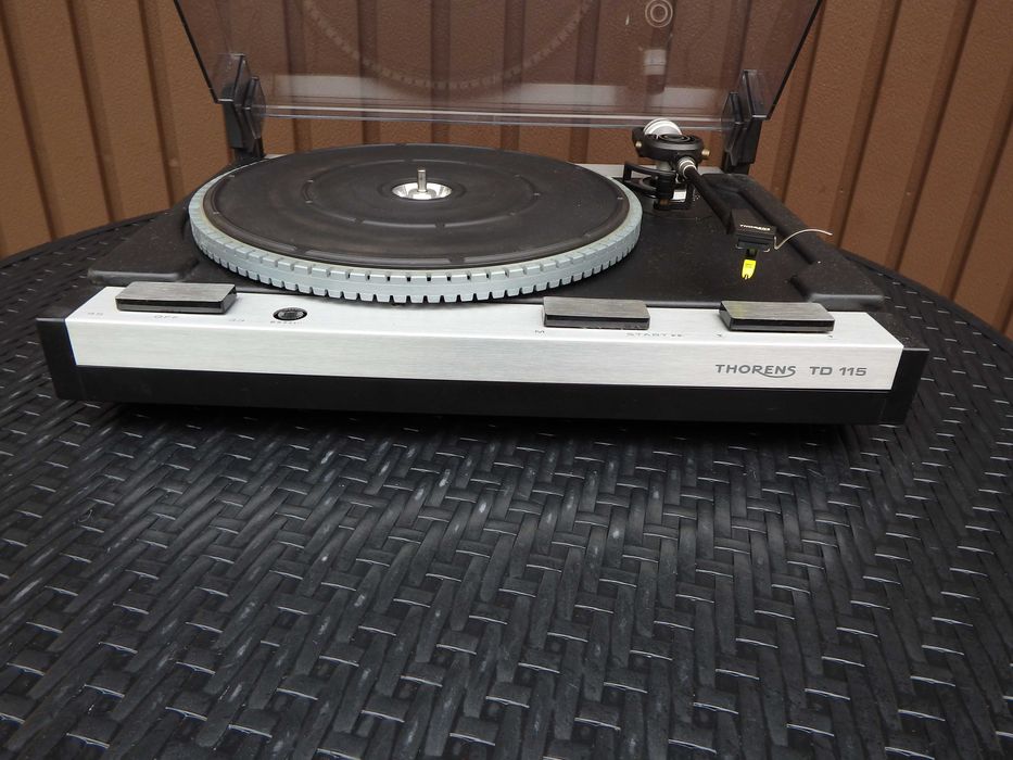 Gramofon THORENS TD 115