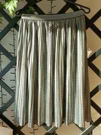 Srebrna plisowana spódnica
