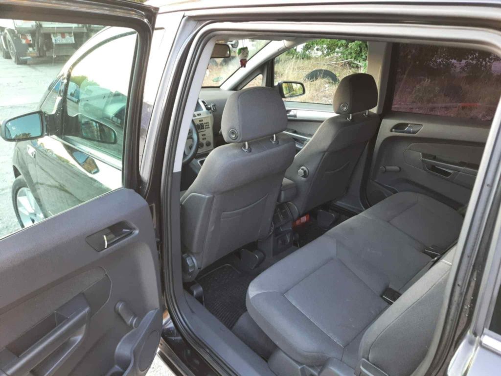 ## OPEL ZAFIRA ## 7 osobowy