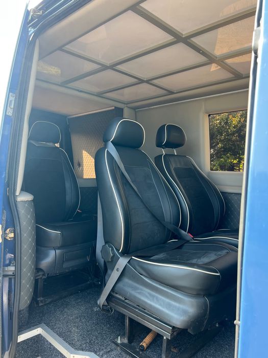 Продам VW LT – сімейний бус, легко переобладнати