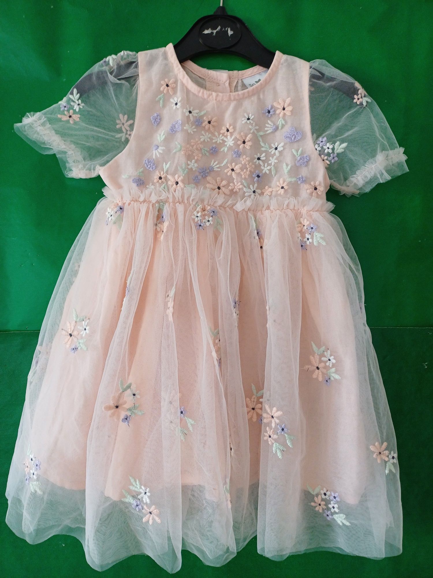 Vestido batizado, cerimónia. 10 euros.