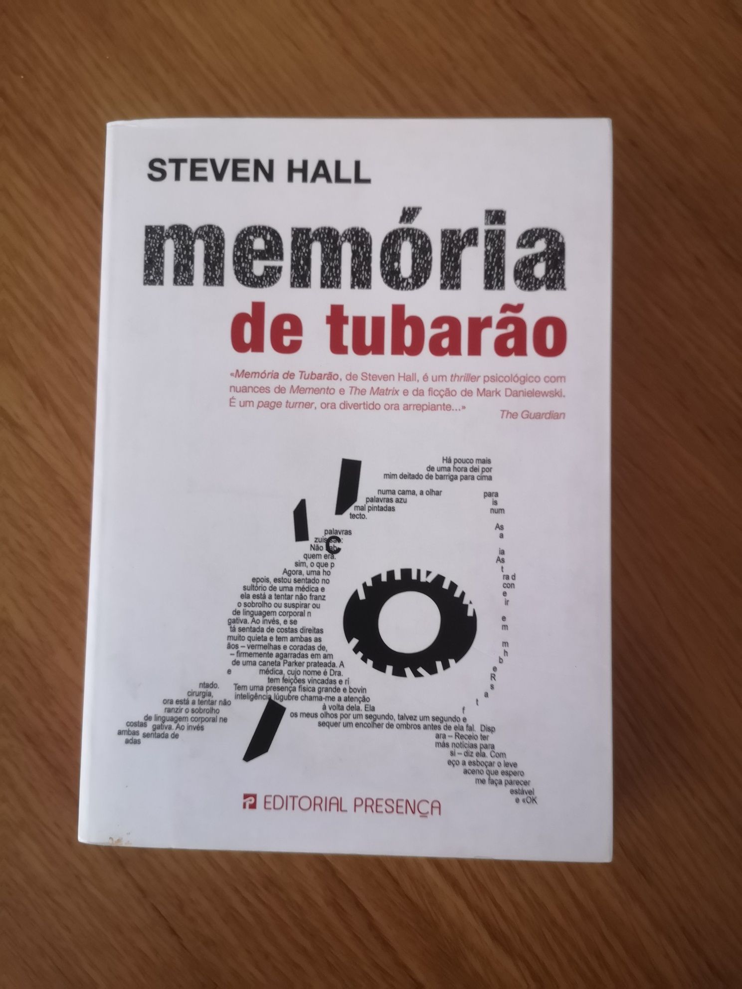 Livro Memória de Tubarão de Steven Hall