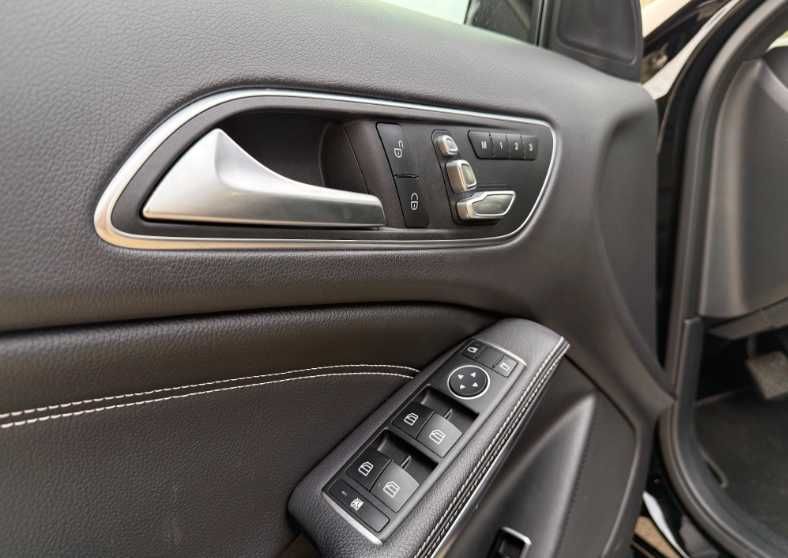 авто з Європи Mercedes-Benz GLA 250