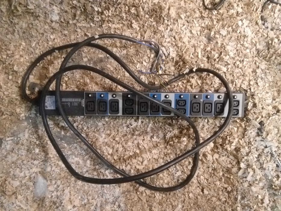 Блок (подовжувач) для подключения серверов и UPS (3.630.015.1)